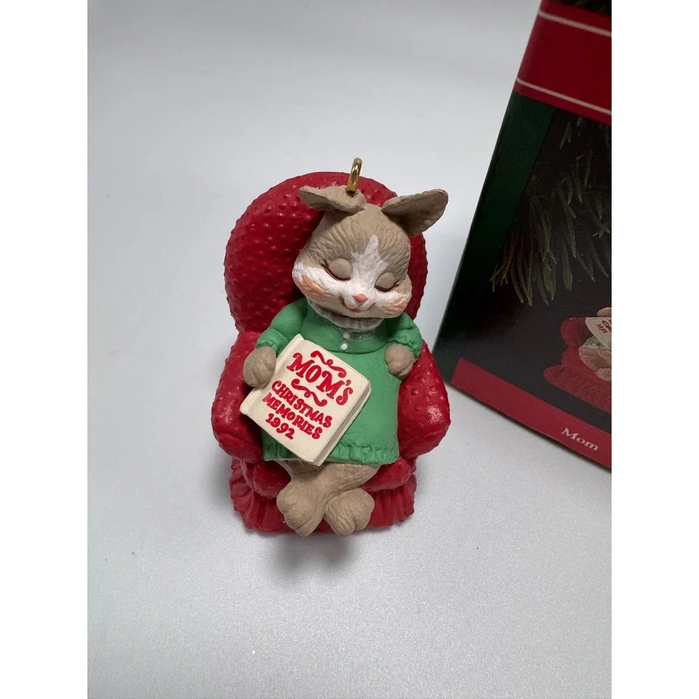 Vintage 1992 Hallmark Keepsake Ornament Mom Bunny Rabbit in Red Chair QX516-4